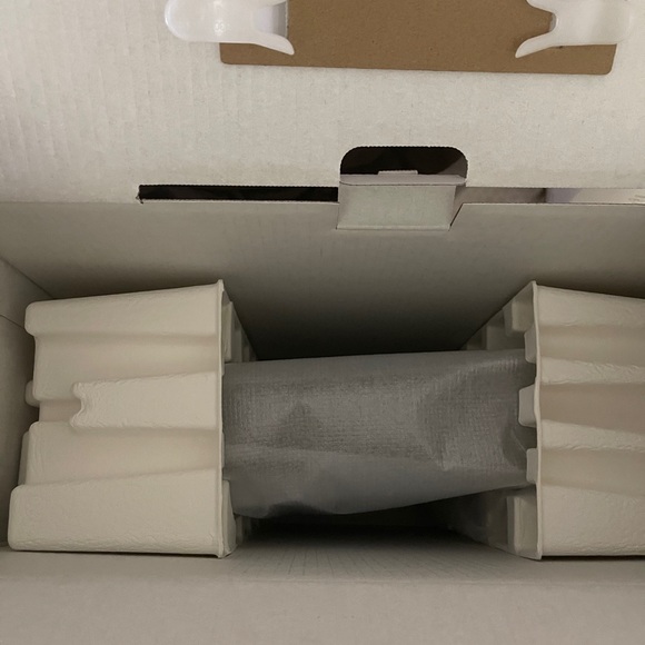 PS5 new in the box - Picture 5 of 6